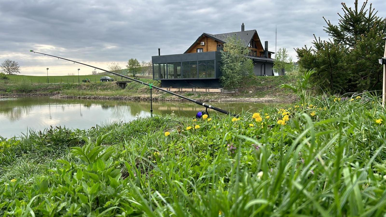 Mountain Lake Jbs Hotel Focşani Buitenkant foto