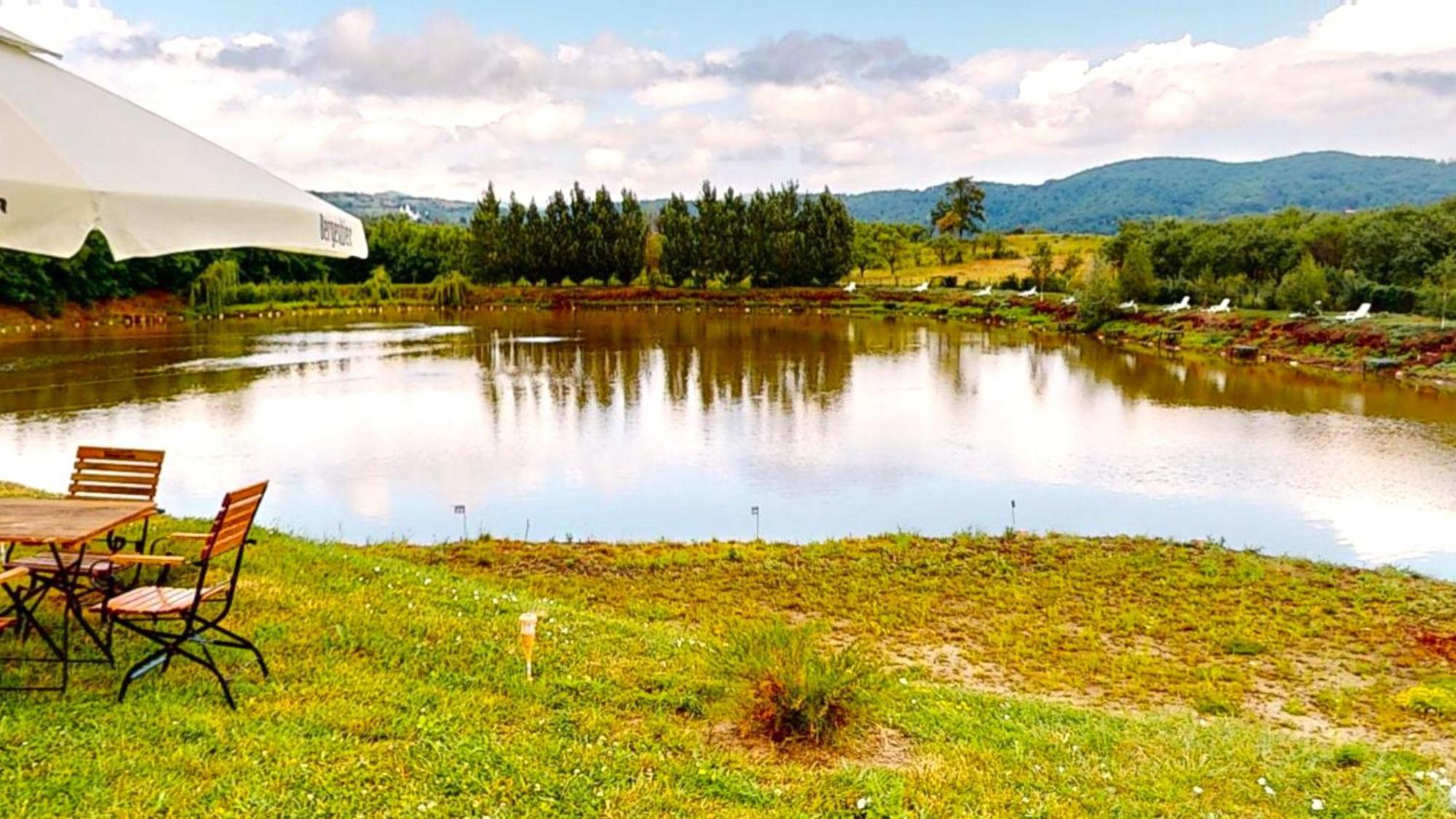 Mountain Lake Jbs Hotel Focşani Buitenkant foto