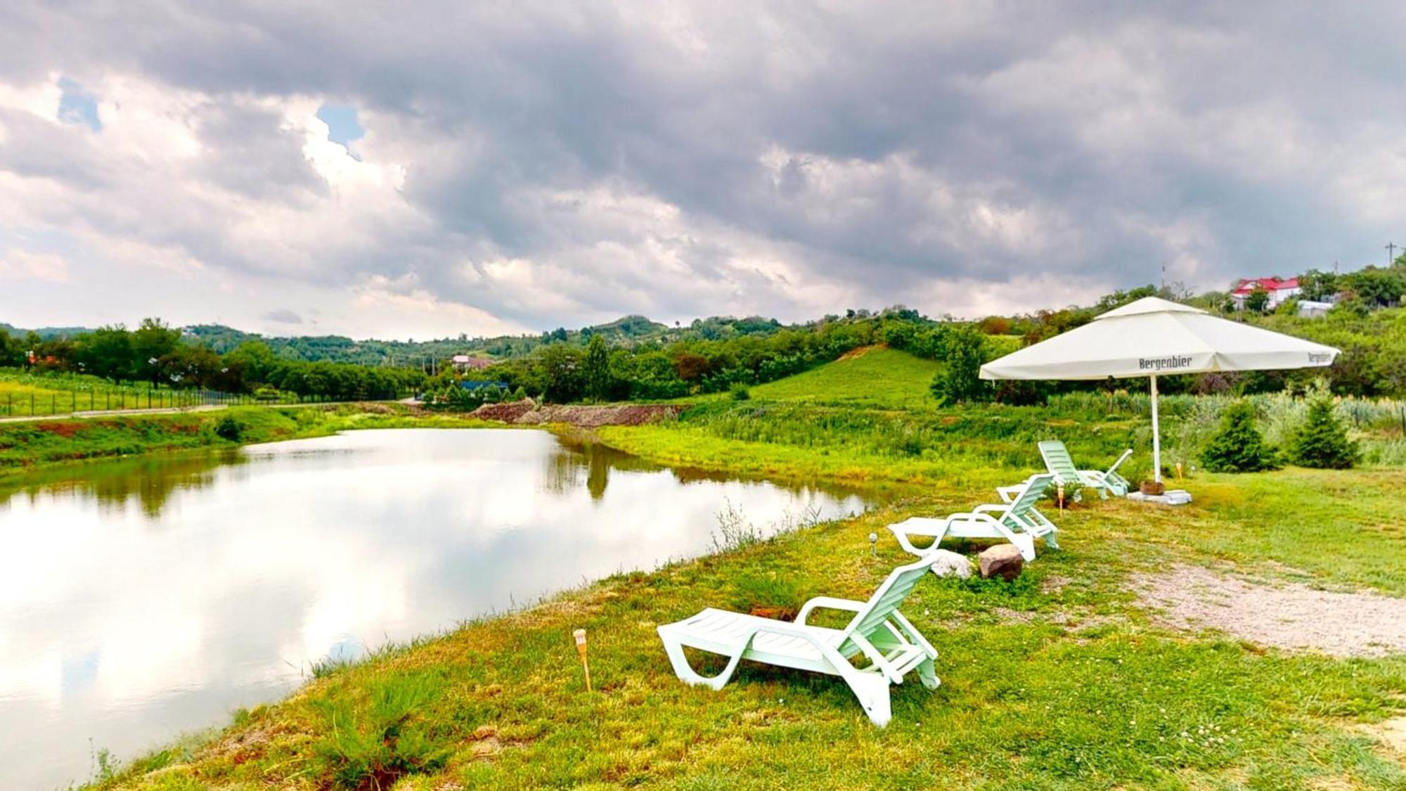 Mountain Lake Jbs Hotel Focşani Buitenkant foto